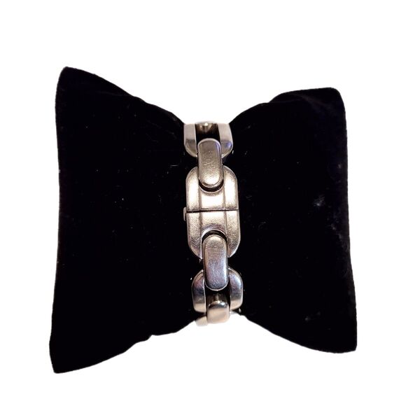 Fendi [Authentic] 3400L Stainless Steel Sapphire Crystal Quartz Bracelet Watch main image 11